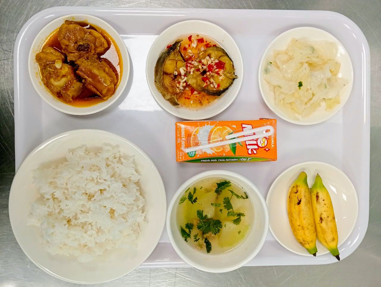 Suất Ăn Công Nghiệp Chỉ Từ 35K Tại Đồng Nai