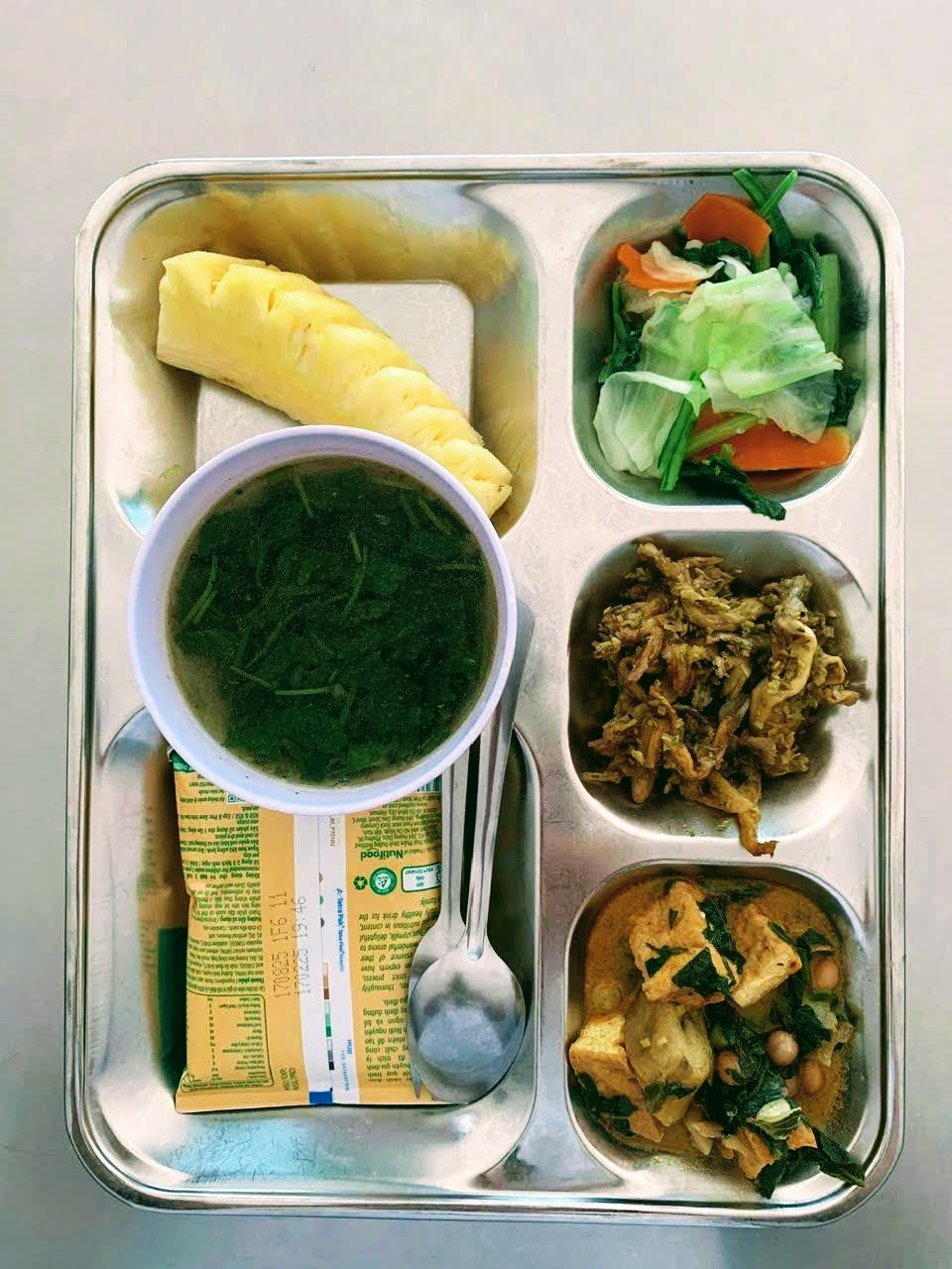 Suất ăn công nghiệp