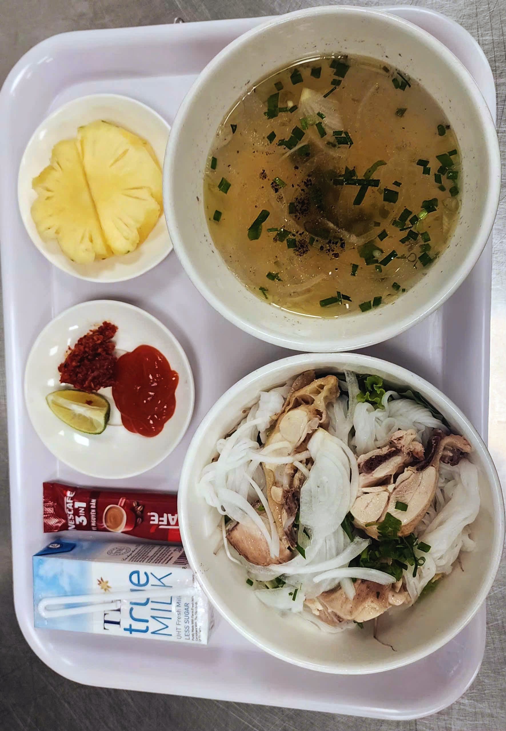 Suất Ăn Công Nghiệp – Bếp Nấu Tại Chỗ Trường Học TP. HCM