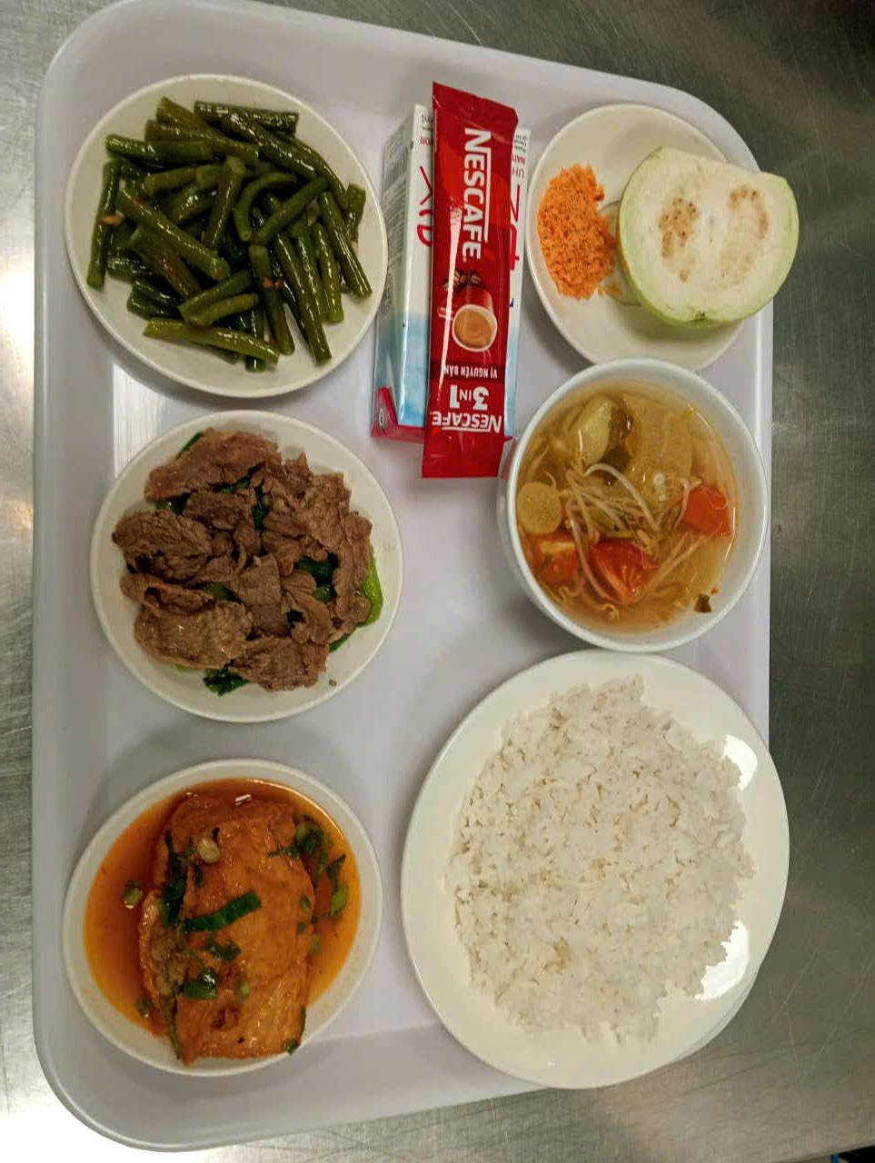 Suất ăn công nghiệp là gì? Thực đơn & Báo giá